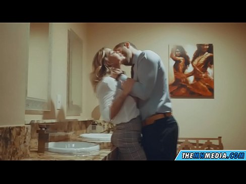 ❤️ Når en barmfagre blondine forfører dig på et offentligt toilet ❤️❌ Anal video at da.hentai-for.ru ❌️
